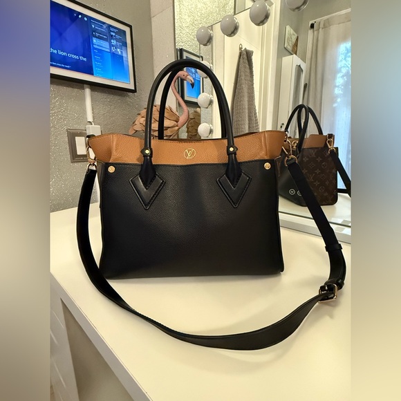 Authentic Louis Vuitton on my side handbag EUC - Picture 1 of 8